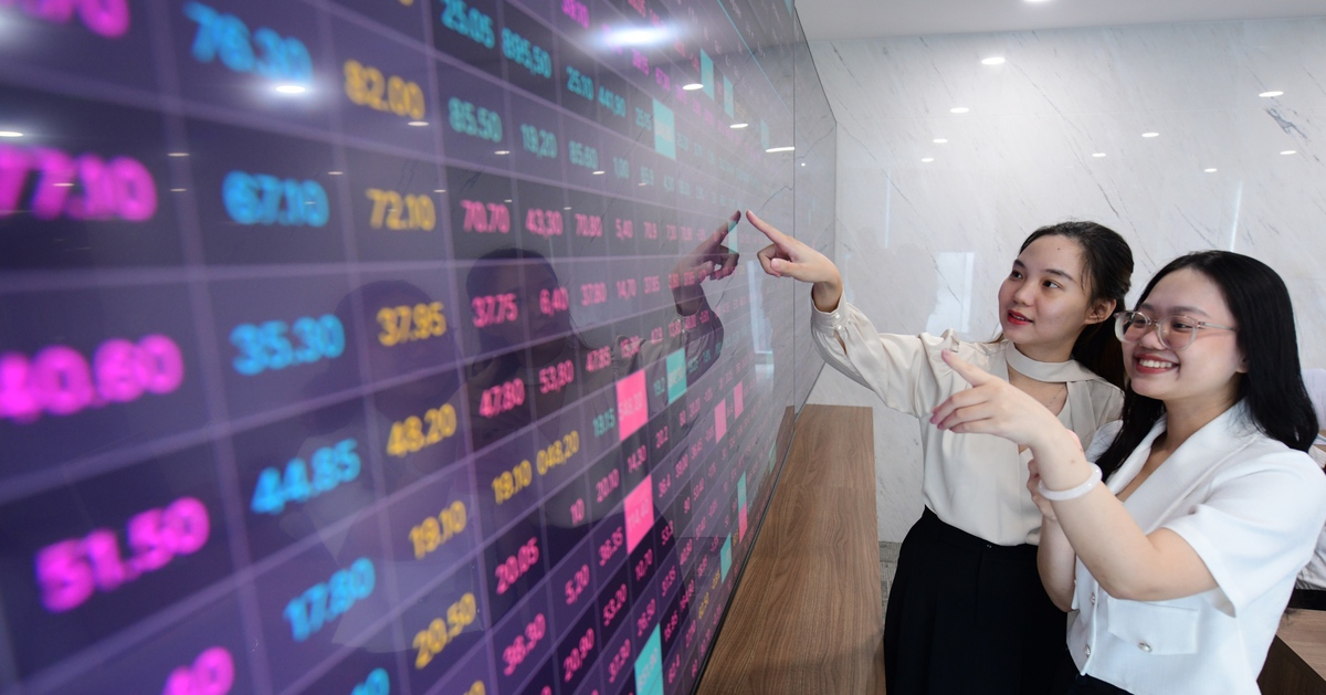 C.P Việt Nam, Highlands Coffee cùng loạt 'đại gia' rầm rộ cuộc đua lên sàn chứng khoán