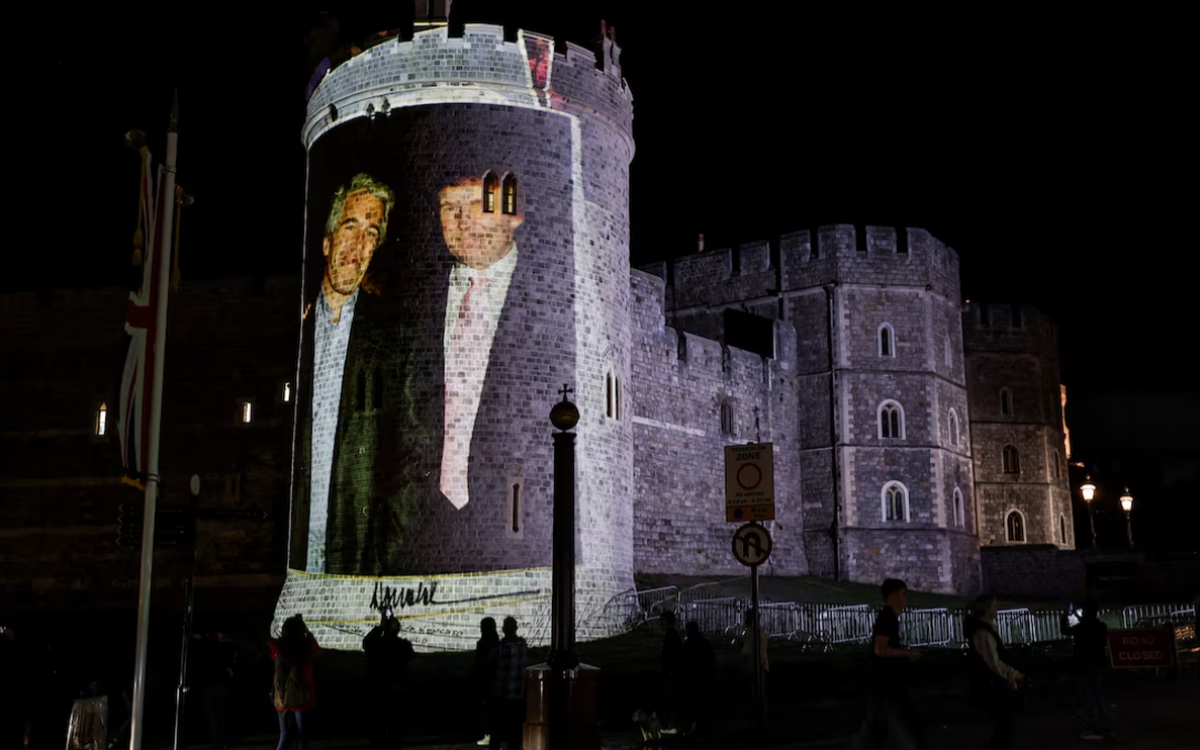 Chiếu ảnh ông Trump và tội phạm Epstein lên lâu đài Windsor, 4 người bị bắt