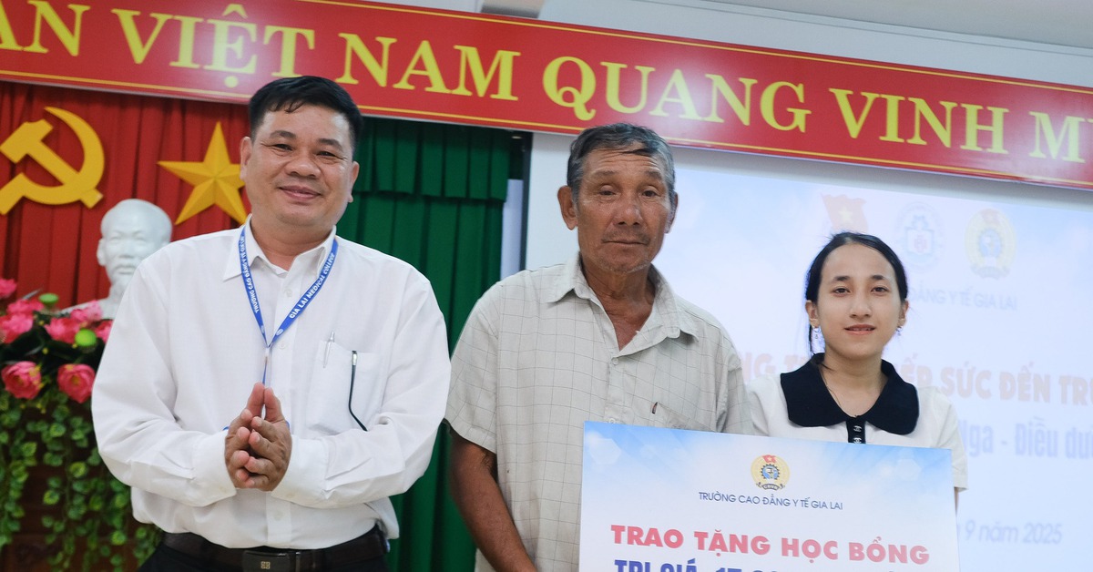 Suối ân tình tìm đến Tuyết Nga - nữ sinh viên nghèo có mẹ bệnh tâm thần