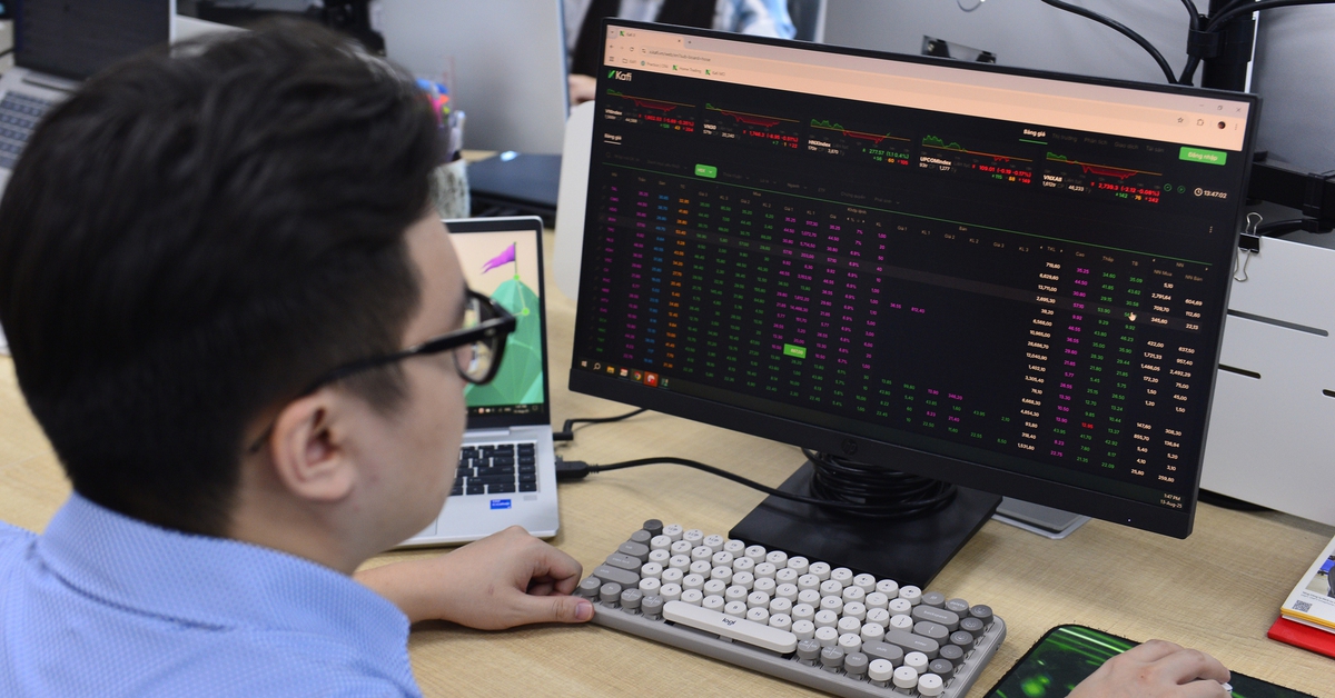 Chứng khoán Việt Nam giảm điểm dù Fed công bố hạ lãi suất