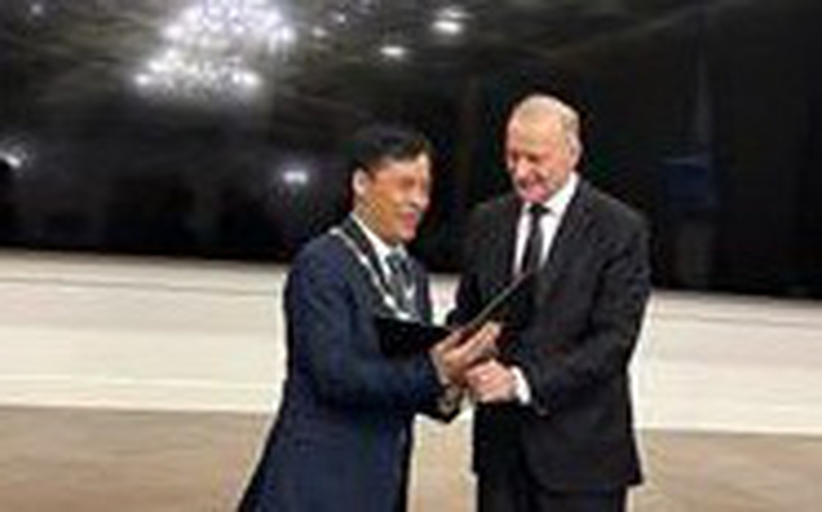 Nhà khoa học Việt Nam nhận bằng Viện sĩ Liên hiệp các viện hàn lâm khoa học thế giới