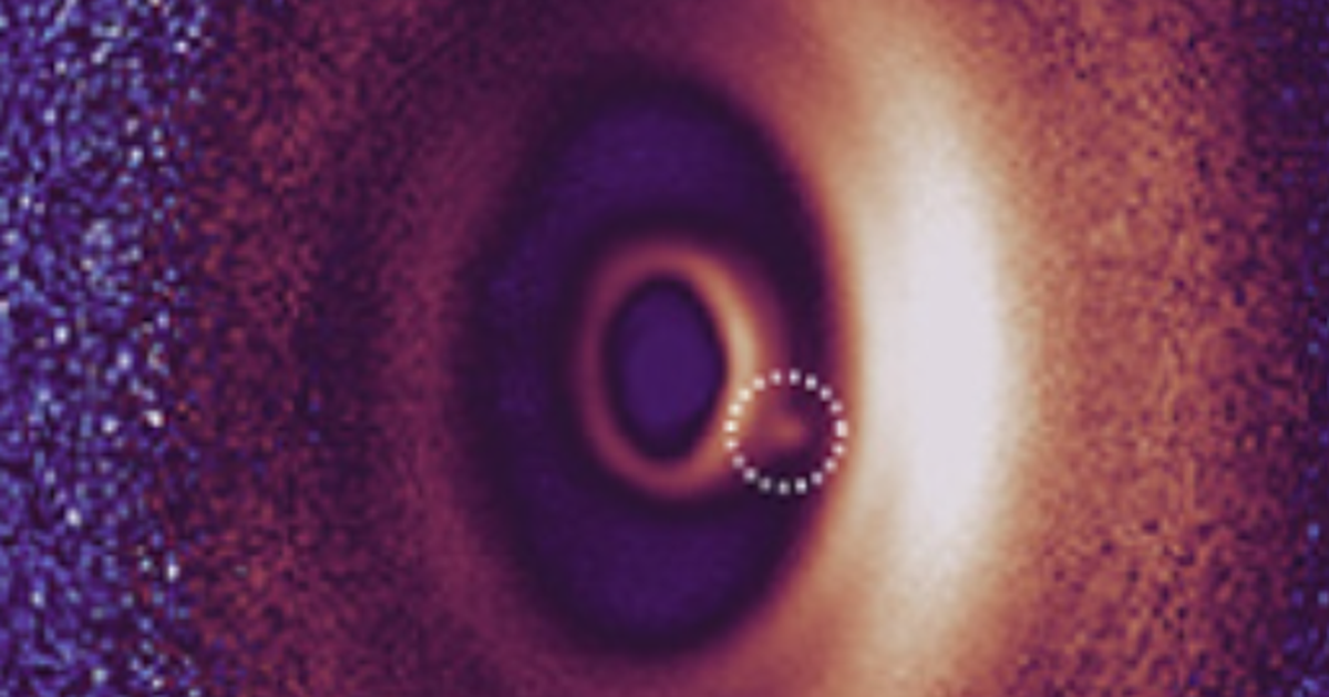 Lần đầu tiên chụp được khoảnh khắc một hành tinh sơ sinh 'ra đời'