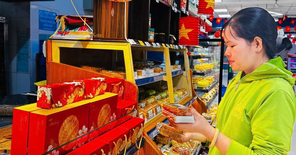 Trung thu 2025: xu hướng chọn bánh ít ngọt, siêu thị chiết khấu hấp dẫn