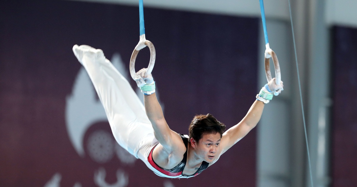 Khánh Phong bỏ dở Giải thể dục dụng cụ vô địch quốc gia về chịu tang ba