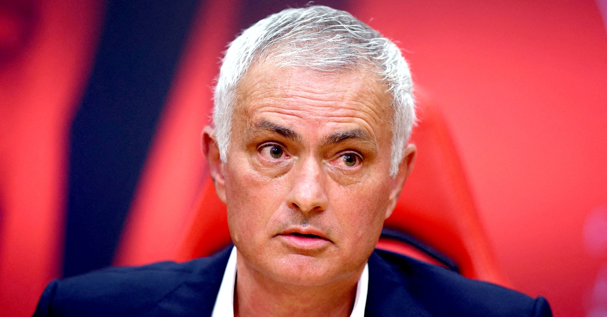 HLV Mourinho: Benfica là bến đỗ xứng tầm, Fenerbahce thì không