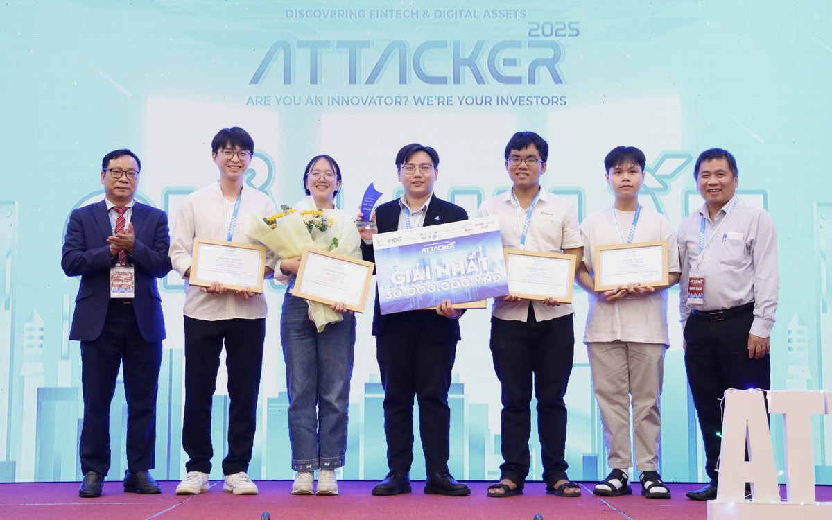 Sinh viên tạo chatbot trợ lý pháp luật trong lĩnh vực ngân hàng