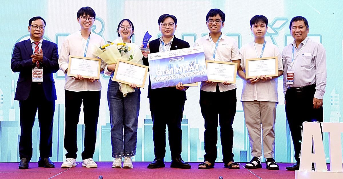 Sinh viên tạo chatbot trợ lý pháp luật trong lĩnh vực ngân hàng