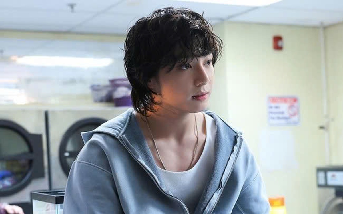 Xôn xao Jungkook BTS 'bắt cá nhiều tay'?