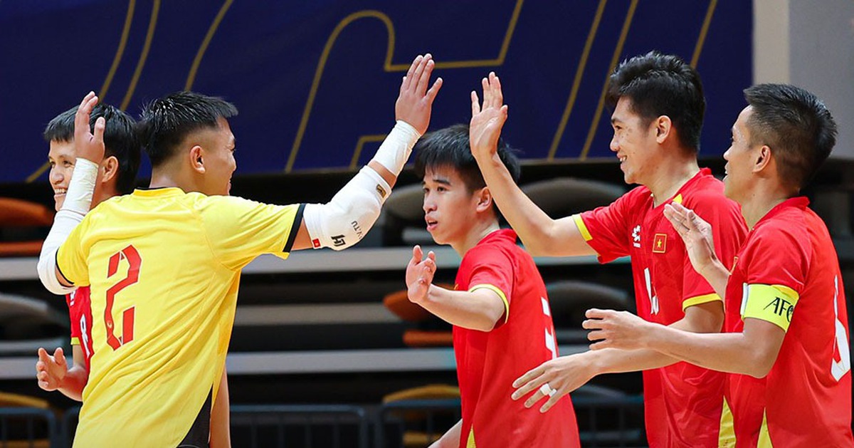 Tuyển futsal Việt Nam khiến Hong Kong thua muối mặt