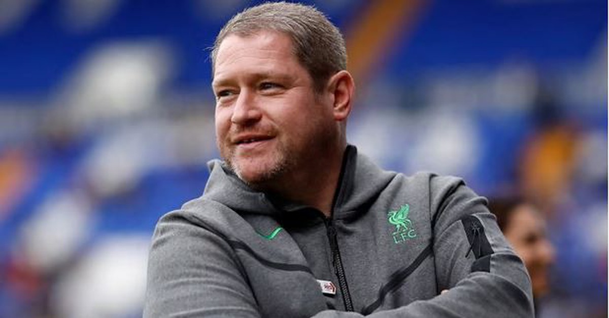 Cựu huấn luyện viên Liverpool Beard qua đời ở tuổi 47