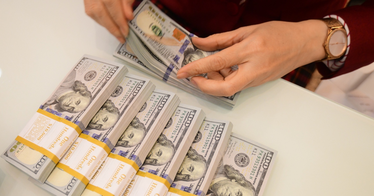 Tin tức sáng 21-9: Fed giảm lãi suất sẽ hạn chế hoạt động đầu cơ ngoại tệ