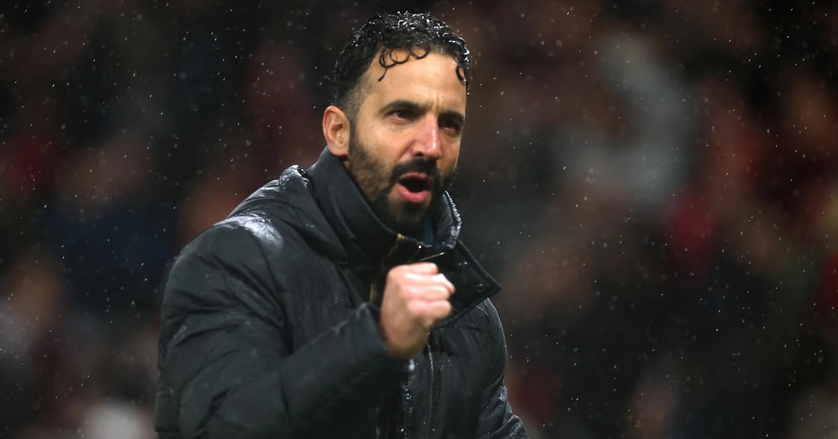 HLV Amorim: 'Tôi không quan tâm những lời chỉ trích'