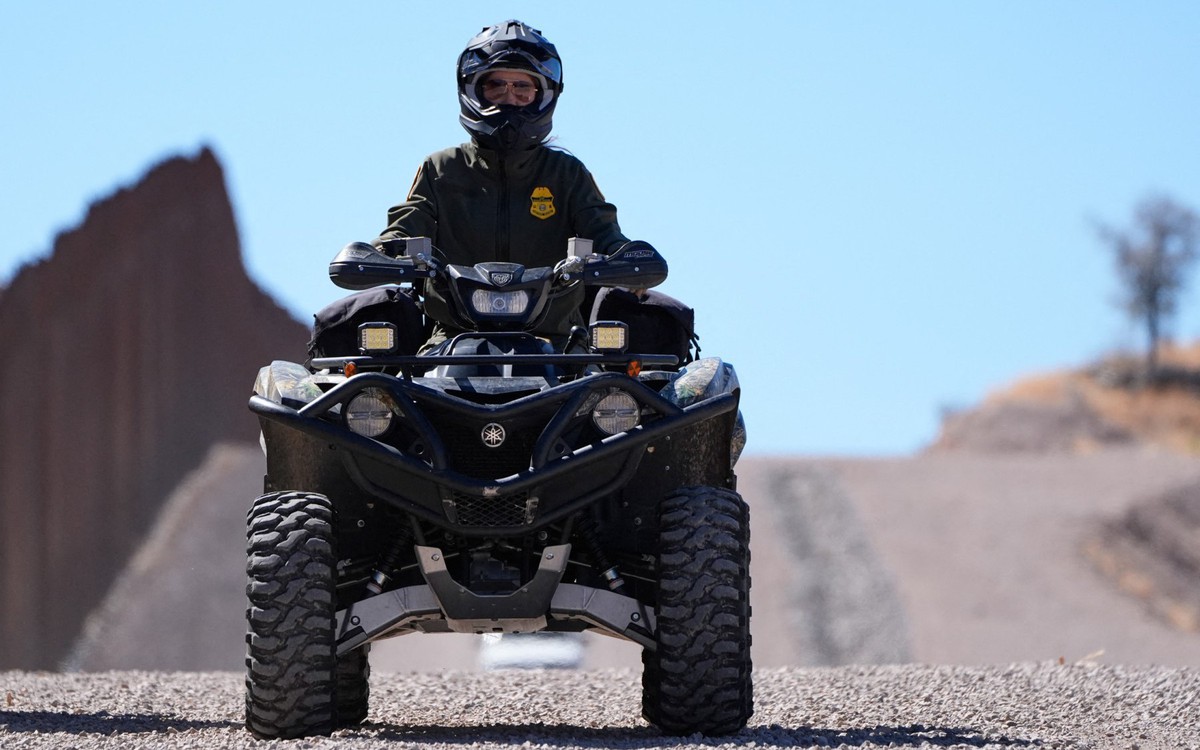 Nhà Trắng dọa kiện, cắt tài trợ nếu các bang Dân chủ không giam giữ người nhập cư bất hợp pháp