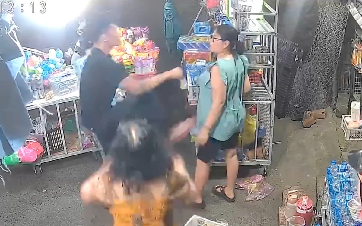 Chê giá mì gói mắc, thanh niên xăm trổ đạp vào bụng người bán hàng đang mang thai