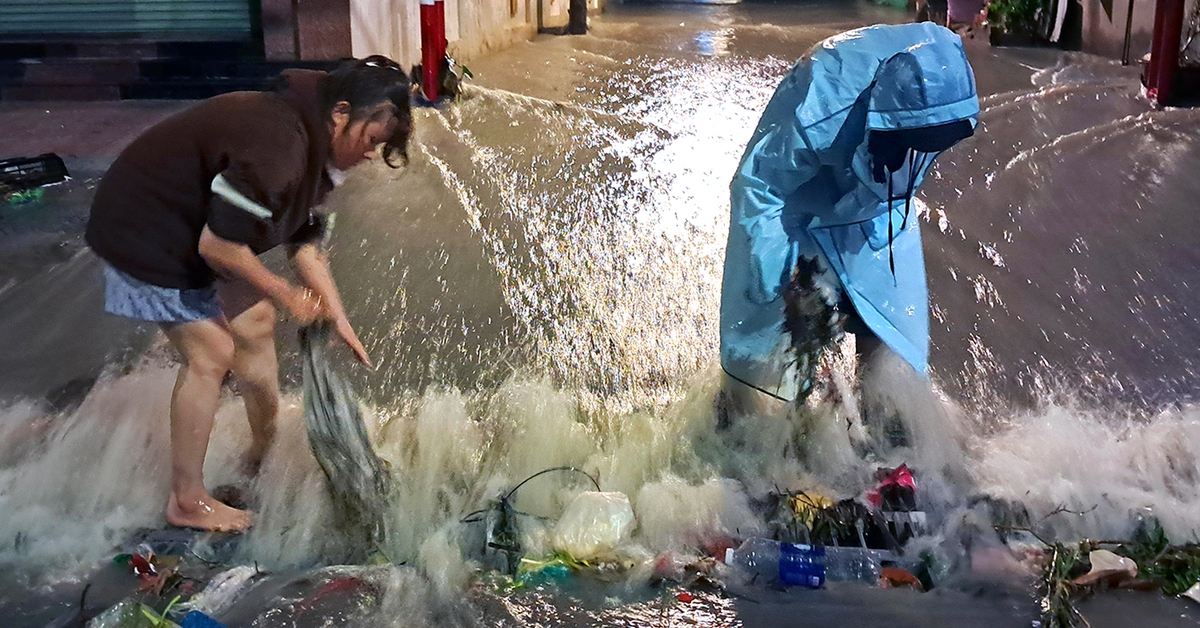 Đồng Nai cảnh báo khẩn lũ quét, lốc sét trong 6 giờ tới