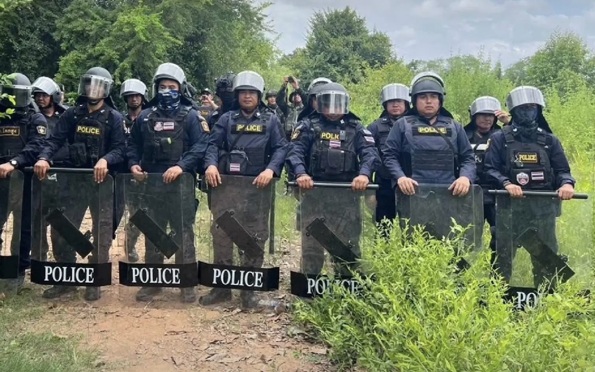 Thái Lan điều 1.400 cảnh sát chống bạo động tới biên giới Campuchia