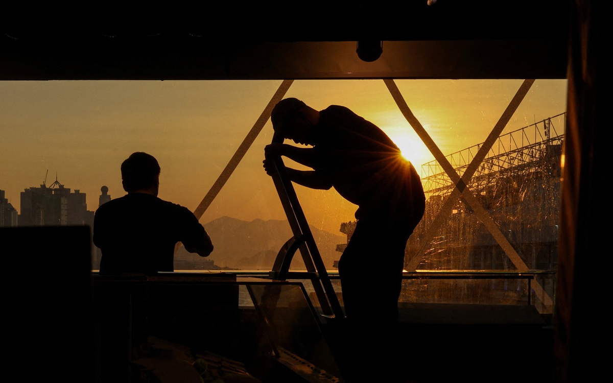 Trung Quốc: Nhiều thành phố căng mình ứng phó siêu bão Ragasa, người dân đổ xô tích trữ thực phẩm