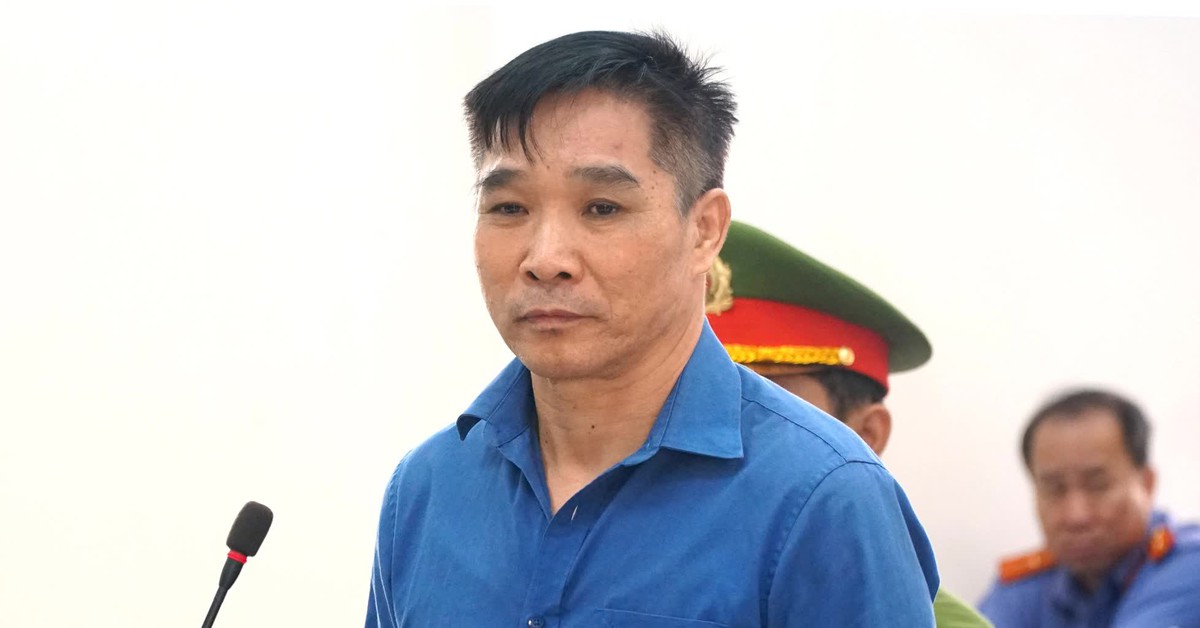 Bình 'kiểm' trở lại trại giam với bản án 12 năm tù