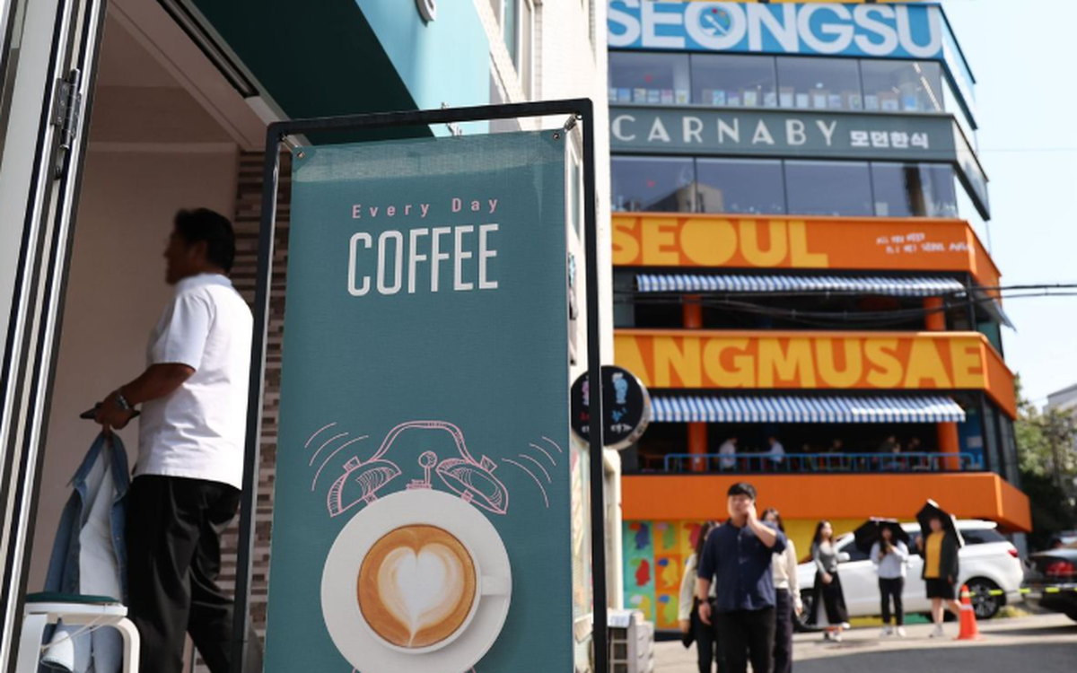 Thành phố ở Seoul chi tiền khuyến khích các cửa hàng đổi biển hiệu thành tiếng Hàn