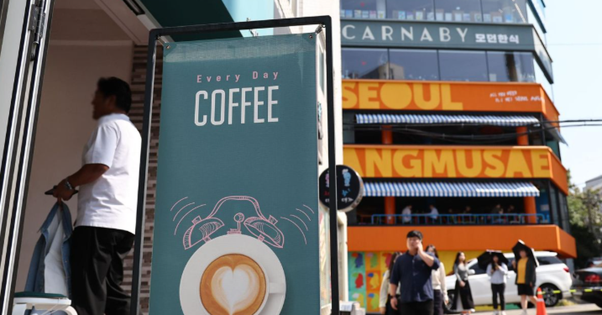 Thành phố ở Seoul chi tiền khuyến khích các cửa hàng đổi biển hiệu thành tiếng Hàn