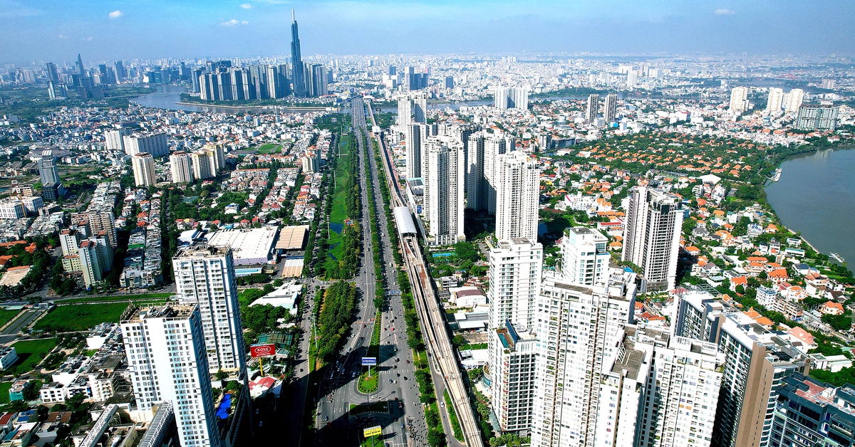 Tiền ồ ạt đổ vào bất động sản, Ngân hàng Nhà nước cảnh báo rủi ro