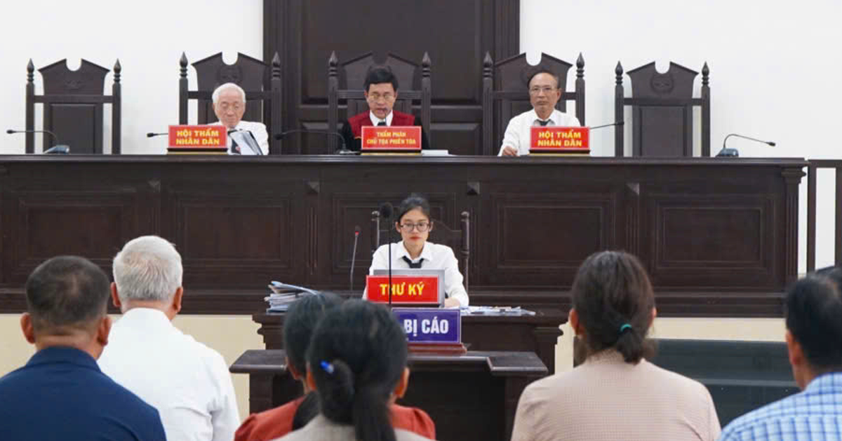 Kê khống giờ chạy ca nô để rút tiền ngân sách, cựu giám đốc cùng thuộc cấp lãnh án