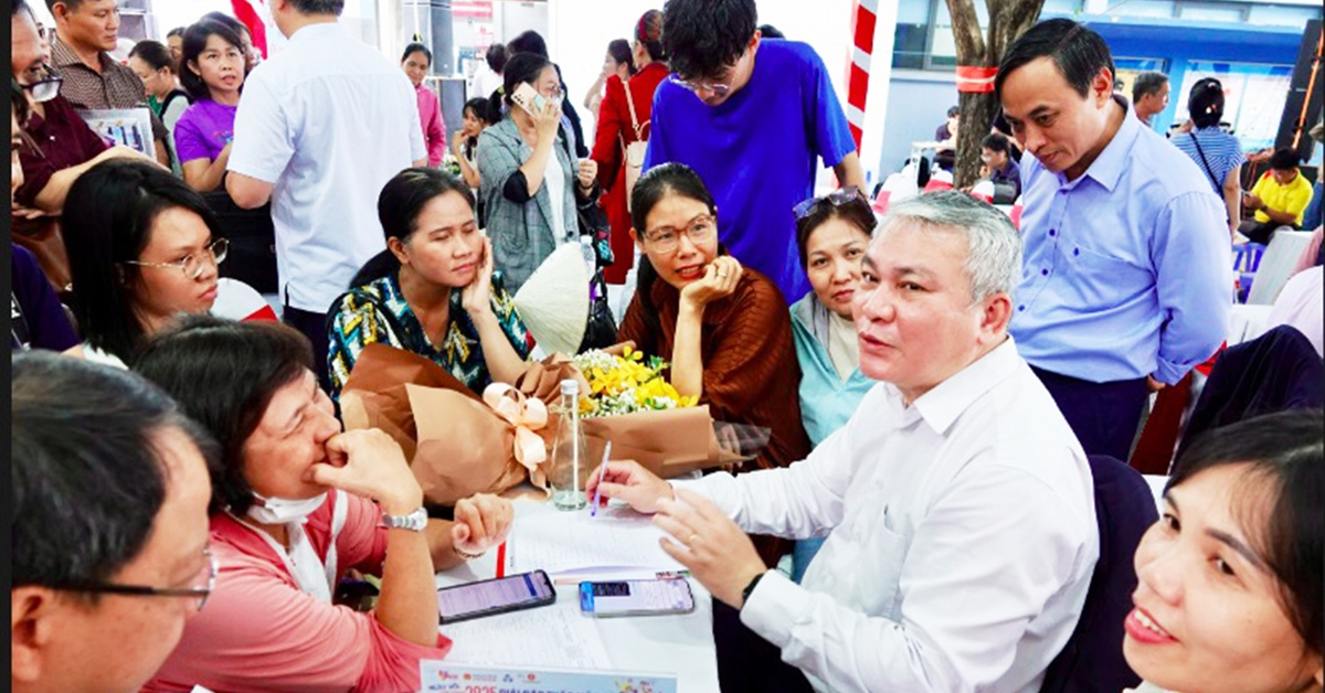 Đừng đổi mới tuyển sinh kiểu 'vừa làm vừa sửa'