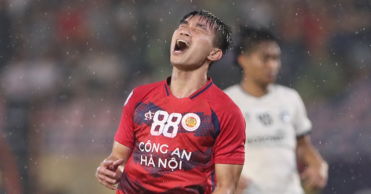 Vì sao CLB Công An Hà Nội phong độ trái ngược?