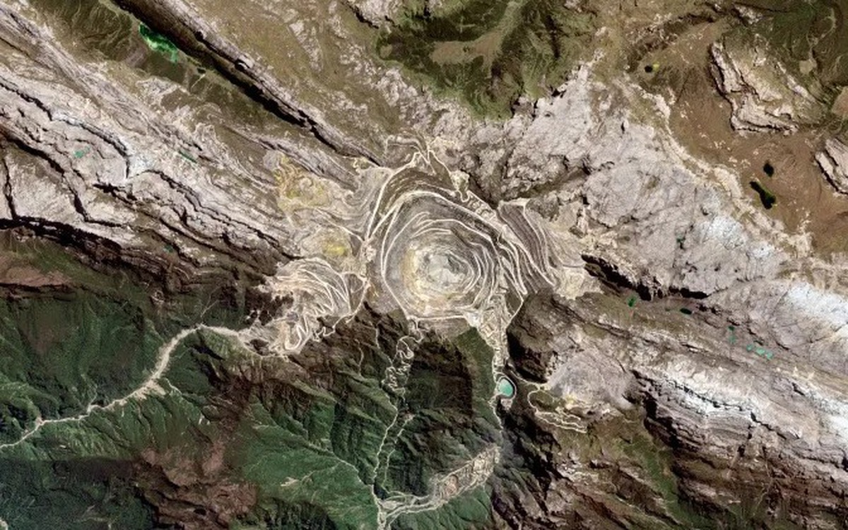 Tai nạn tại mỏ đồng lớn thứ hai thế giới ở Indonesia làm căng thẳng thị trường