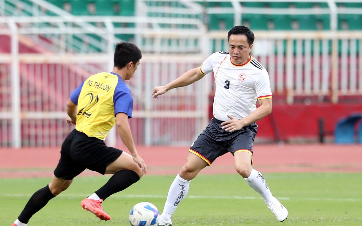 Trận giao hữu bóng đá trên sân Thống Nhất quyên góp được 2 tỉ đồng cho Cuba