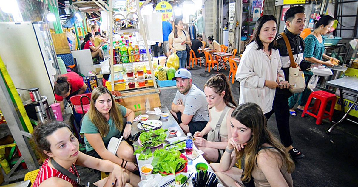 'Cầm tay chỉ việc' để hộ kinh doanh lớn tuổi xuất được hóa đơn điện tử