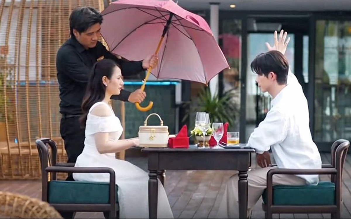 Denis Đặng vào vai tổng tài: Cái chỉ tay thì giống, diễn xuất thì chưa