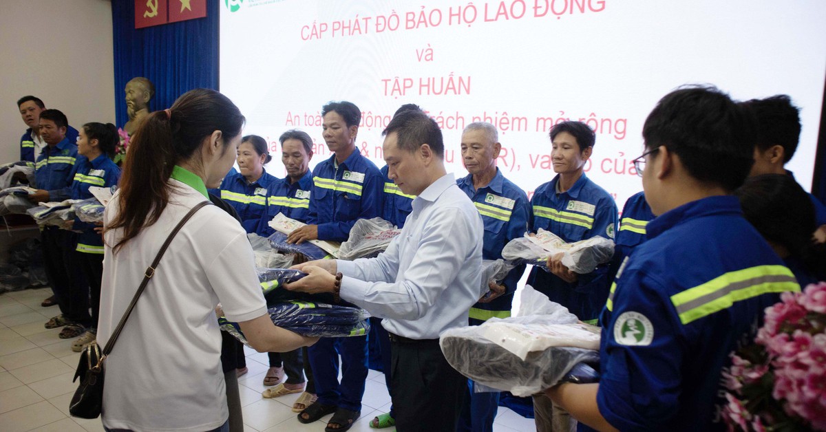 Lao động thu gom rác thuộc nhóm nghề rủi ro hàng đầu thế giới