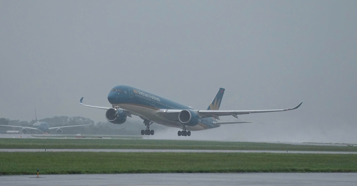 Tạm ngừng khai thác 4 sân bay tại miền Trung để tránh bão số 10