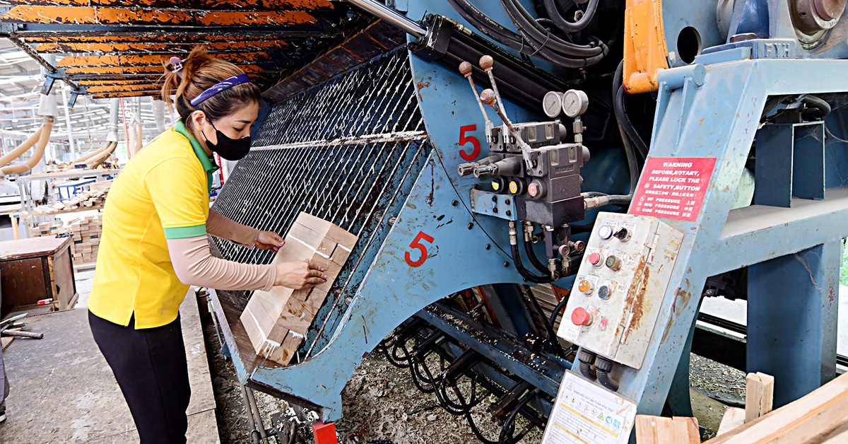 Doanh nghiệp Việt bán hàng sang Mỹ tìm cách thích ứng biến động thuế