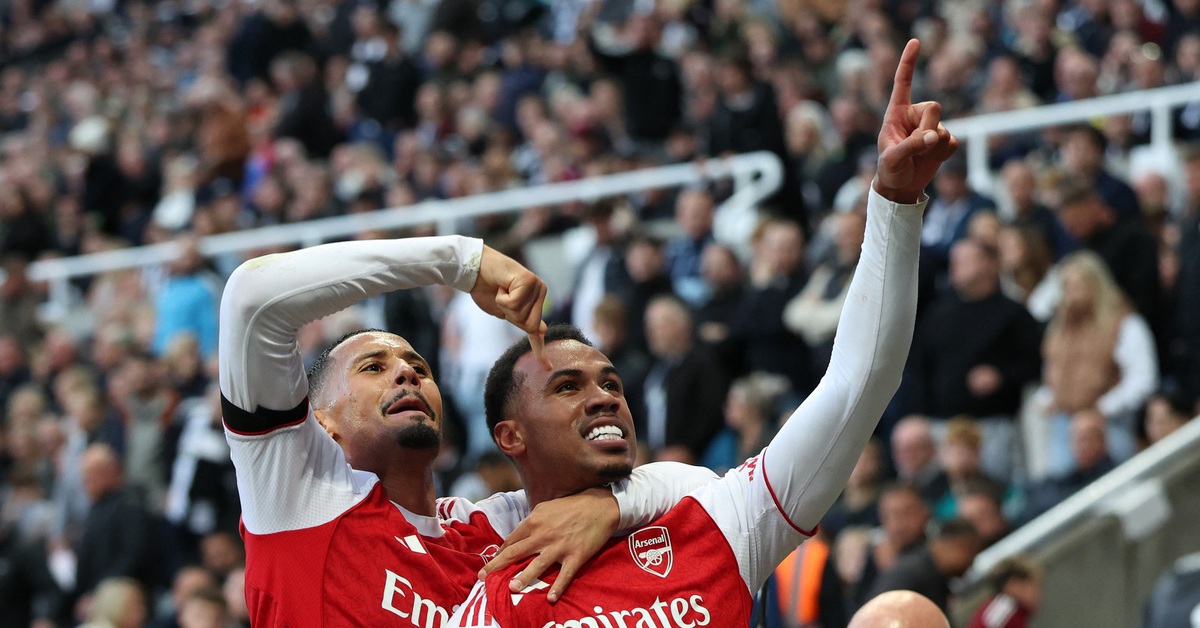 Arsenal thắng Newcastle phút cuối nhờ sở trường phạt góc
