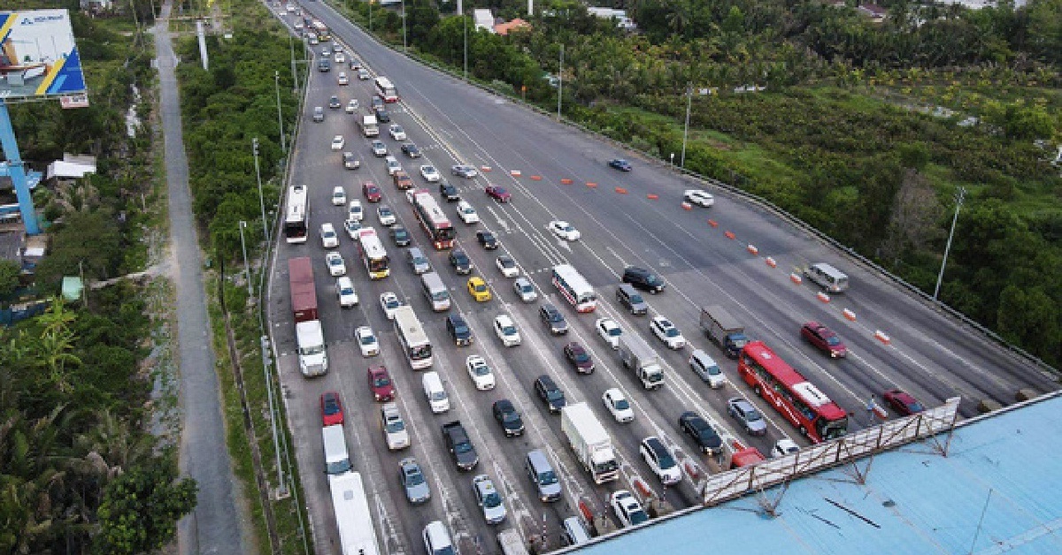 Đến hạn 1-10, xe doanh nghiệp vẫn được dùng tài khoản thu phí VETC, ePass qua trạm