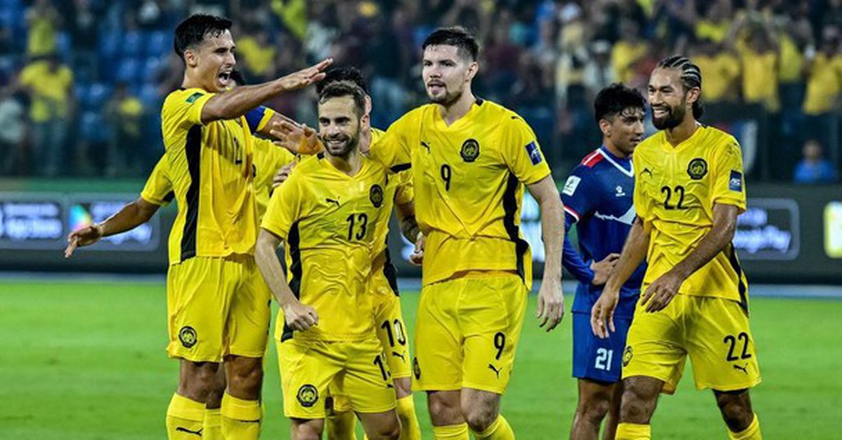 Hai đội tuyển từng bị FIFA phạt nặng khi gian lận giống Malaysia