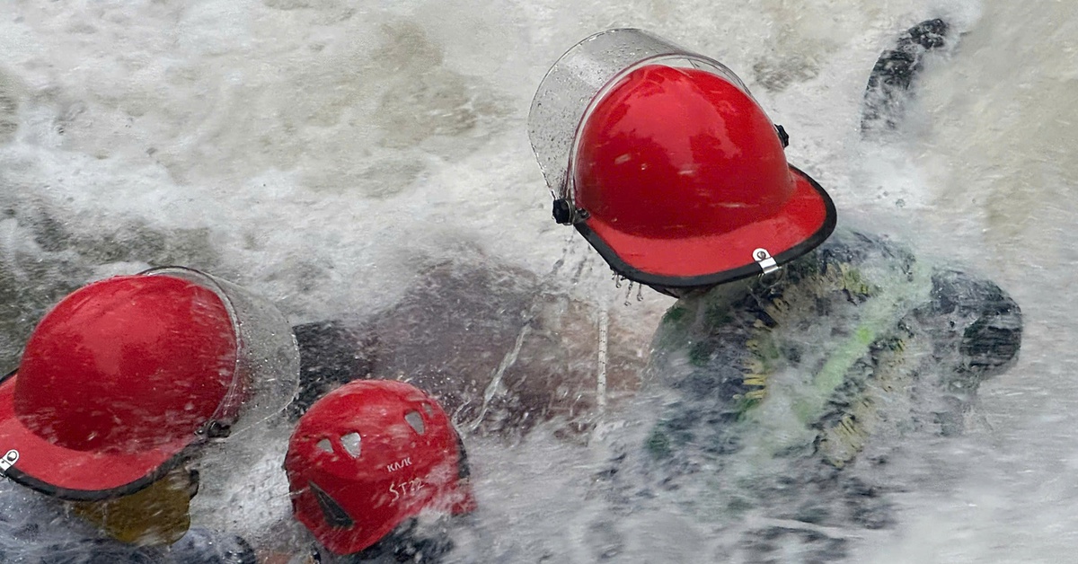 Phát hiện thi thể cùng xe máy mắc kẹt dưới suối chảy xiết trên núi Sơn Trà