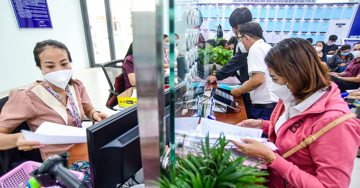 Tin tức sáng 29-9: Luật Viên chức sẽ sửa đổi theo hướng nào?; 2 ngân hàng chi gần 11.000 tỉ cổ tức