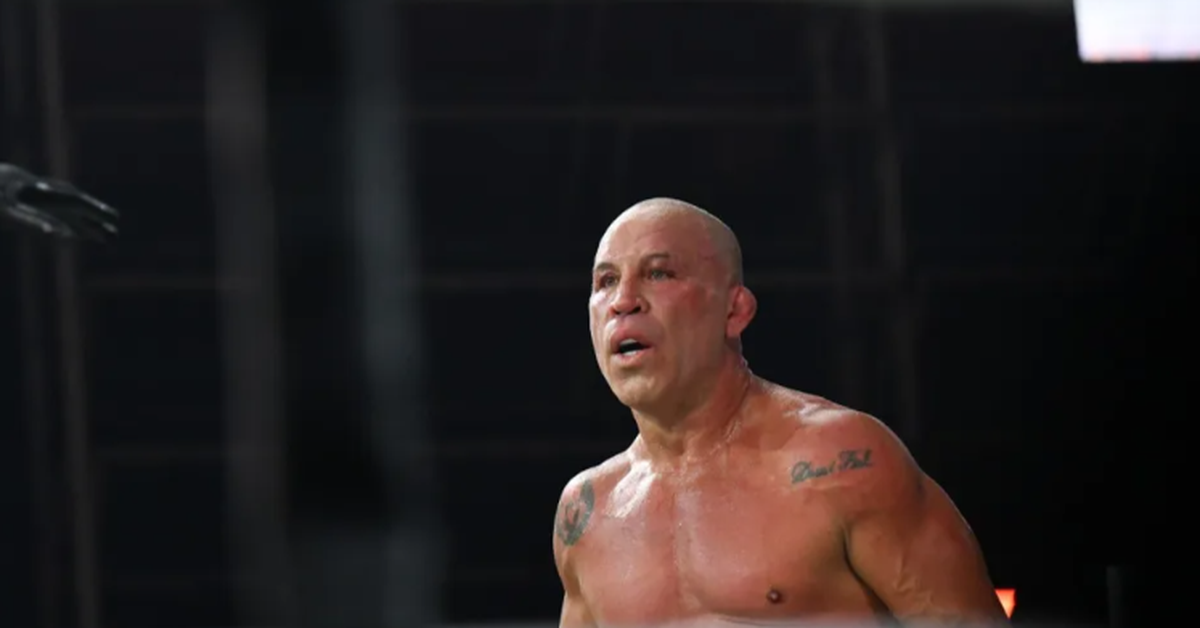 Huyền thoại UFC bị knockout sau trận thi đấu boxing