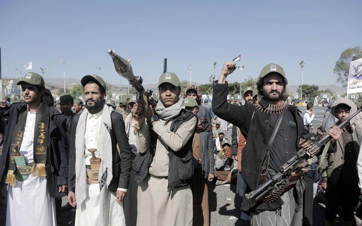 Houthi tấn công trụ sở Bộ Tổng tham mưu quân đội Israel, cảnh báo 'ngày đen tối' với Israel