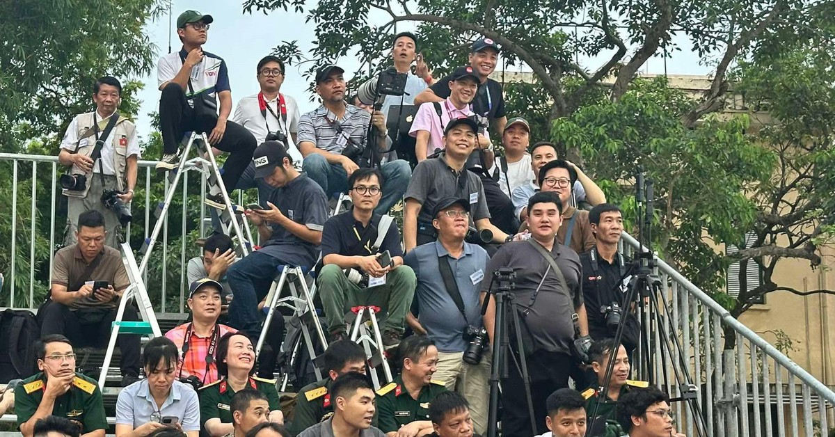 Đại tướng Phan Văn Giang cảm ơn báo chí đã 'vượt nắng, thắng mưa' đưa tin diễu binh A80