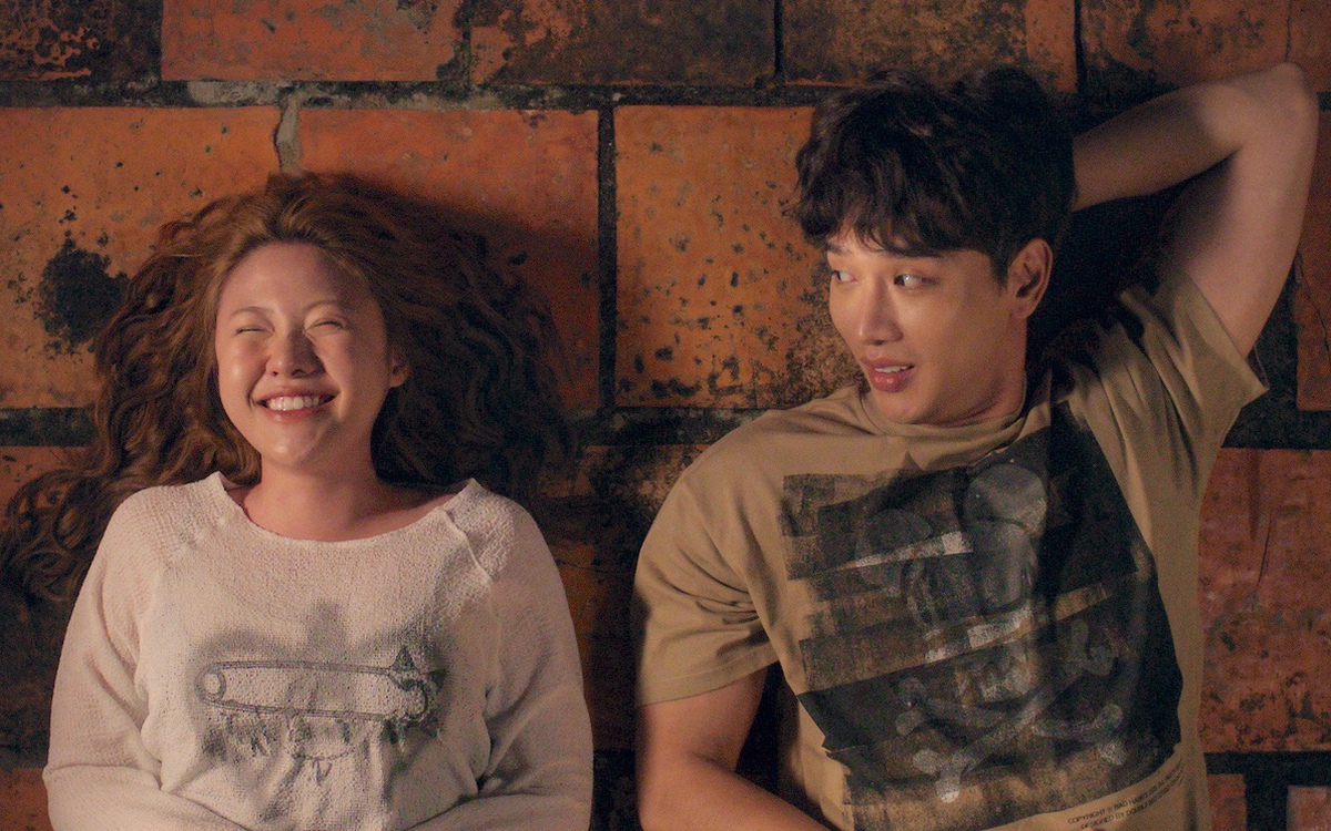 Đóng cảnh nóng phim 'Chị ngã em nâng', em gái Trấn Thành mắc cỡ vì quá bạo