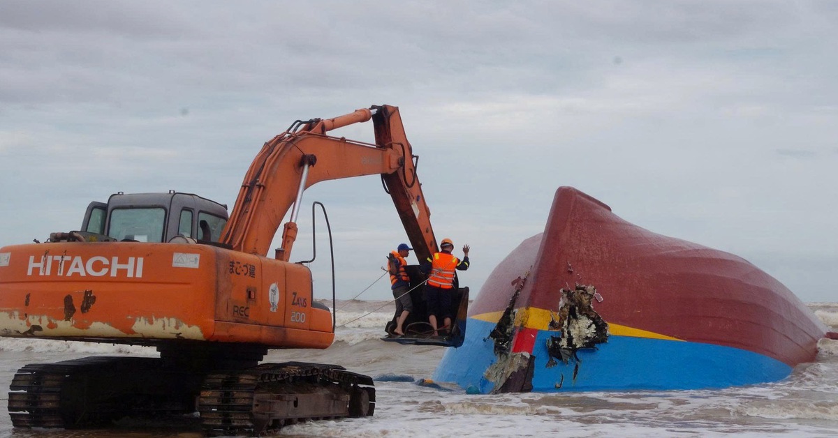 Phát hiện 2 thi thể, nghi thuộc nhóm 9 thuyền viên mất tích vì chìm tàu tại Quảng Trị