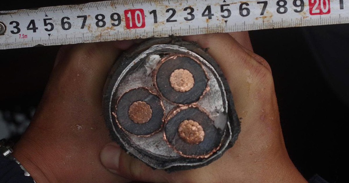 Cắt trộm hàng trăm mét dây cáp điện trung thế, 8 nghi phạm bị bắt