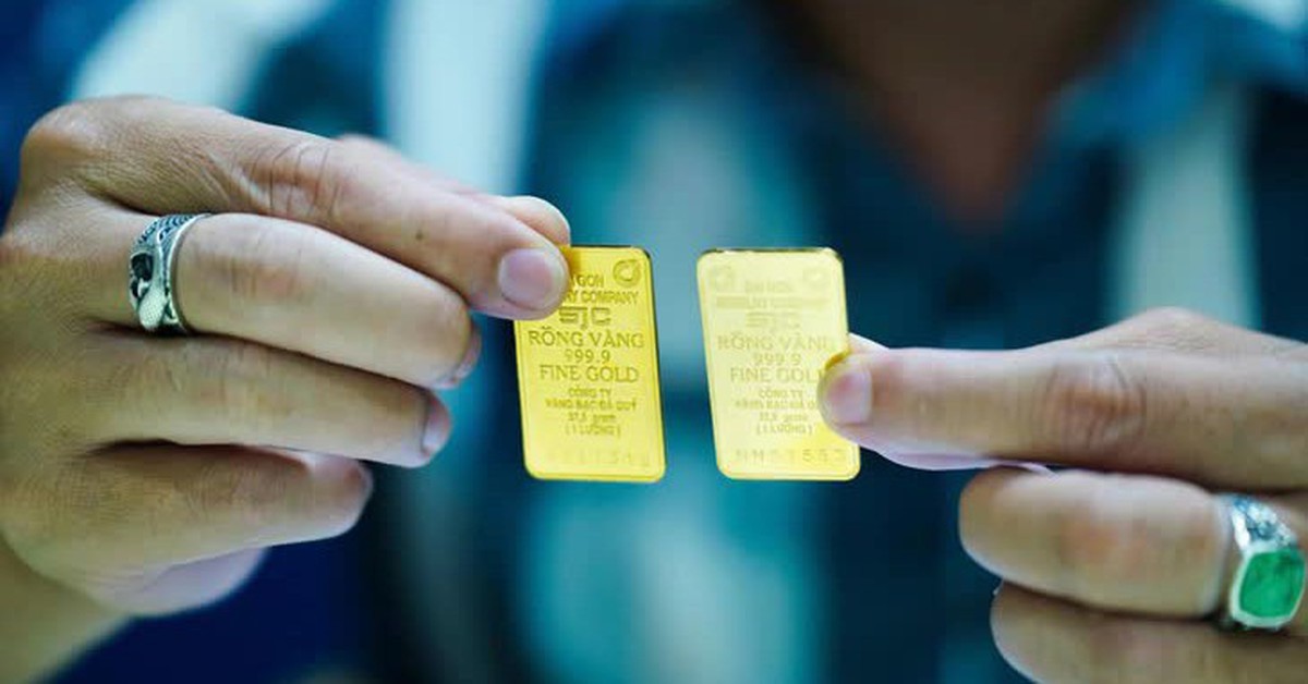 Giá vàng miếng SJC chạm 137,8 triệu đồng/lượng rồi 'quay xe'