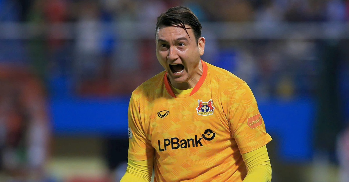 Loại Nguyễn Filip, HLV Kim Sang Sik gọi Đặng Văn Lâm lên tuyển Việt Nam