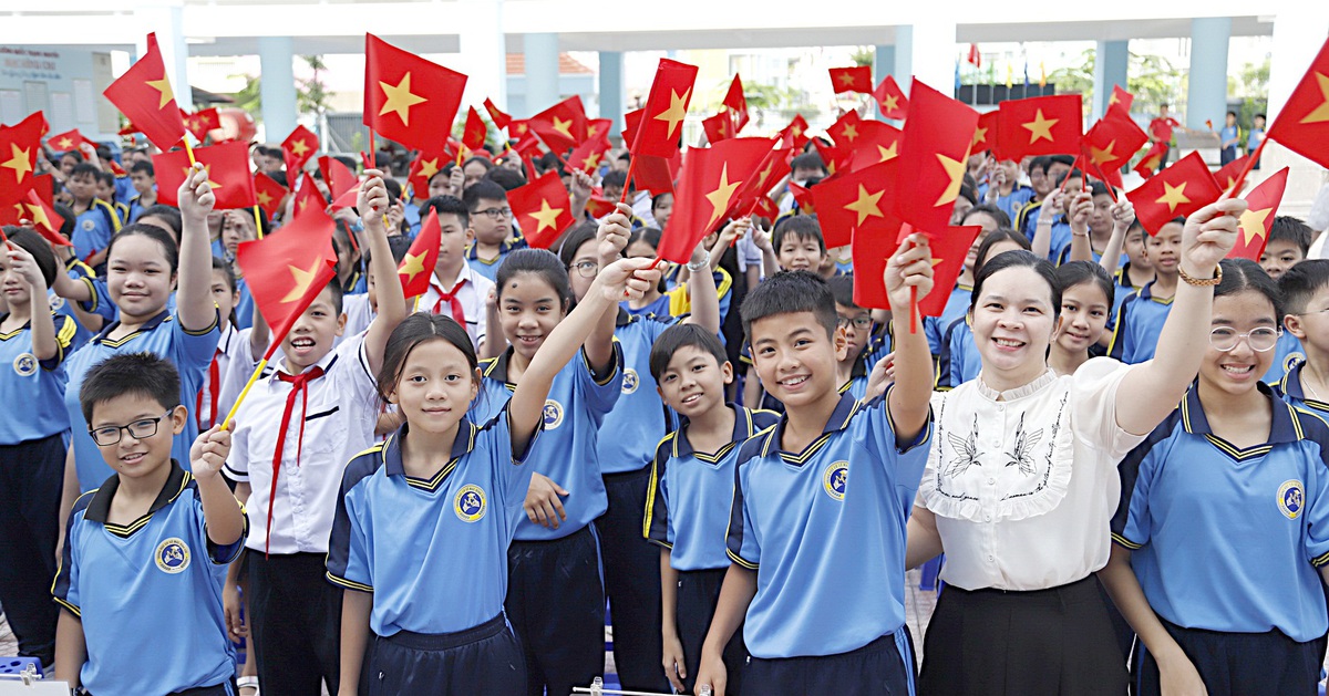 Bộ trưởng Bộ GD-ĐT Nguyễn Kim Sơn: Năm học mới bận rộn nhưng đầy niềm vui