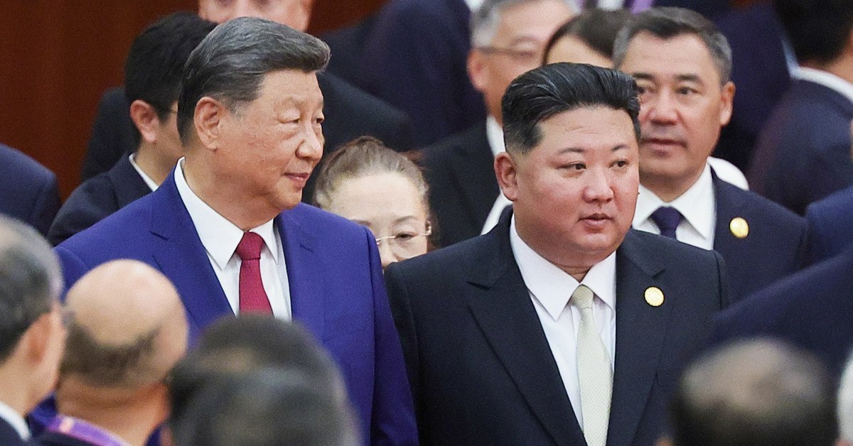 Ông Kim Jong Un gây chú ý ở Bắc Kinh: Mercedes biển số đặc biệt và nơi lưu trú 'ẩn danh'